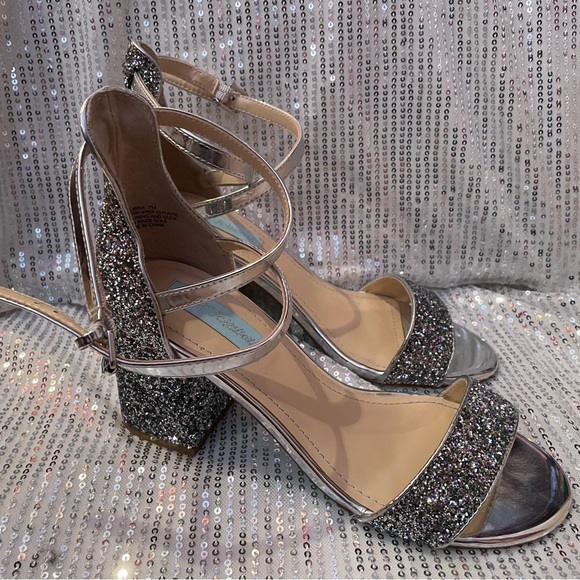 Betsey Johnson Blue glittery silver 3-inch block heel sandals - Picture 4 of 7